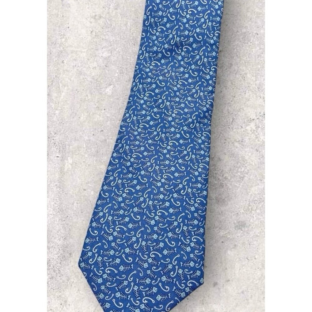 NEW VINEYARD VINES Silk Tie USA Blue Hook Fish Skeleton W:3.8" - Picture 7 of 7